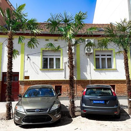 Hotel Kuriozum Vendeghaz Szegedin Exterior foto