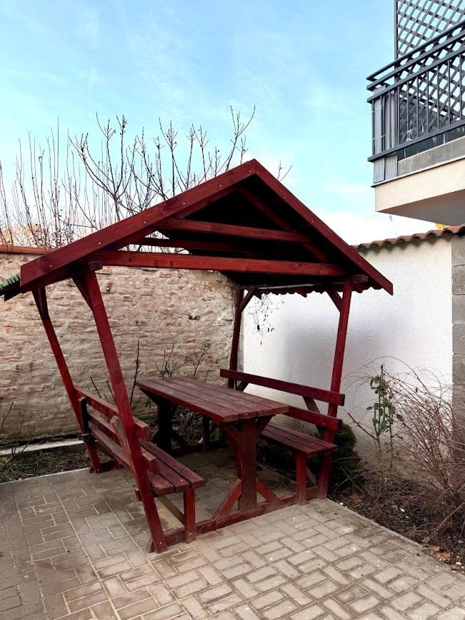 Hotel Kuriozum Vendeghaz Szegedin Exterior foto